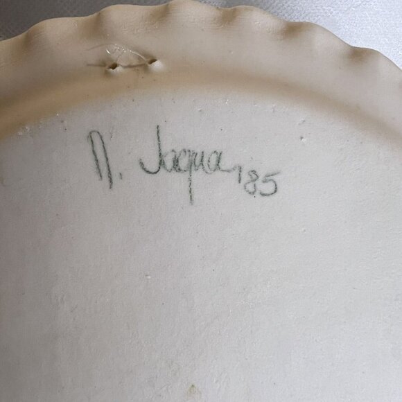Signed N. Jaqua 1985 Plate – White Apple Blossom, 8" Wall Hanging, Hand Painted - Picture 3 of 4